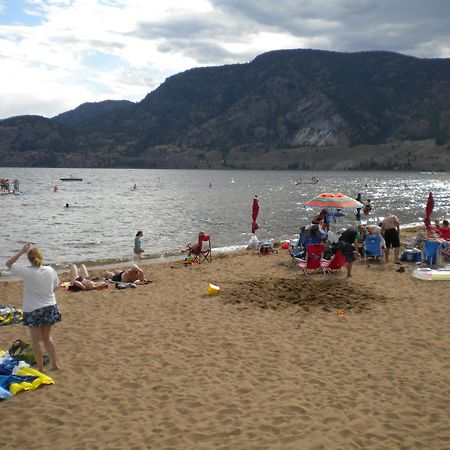 Holiday House Motel Penticton Buitenkant foto