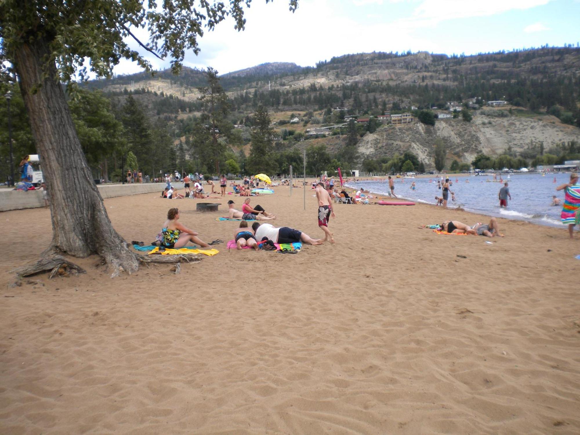 Holiday House Motel Penticton Buitenkant foto