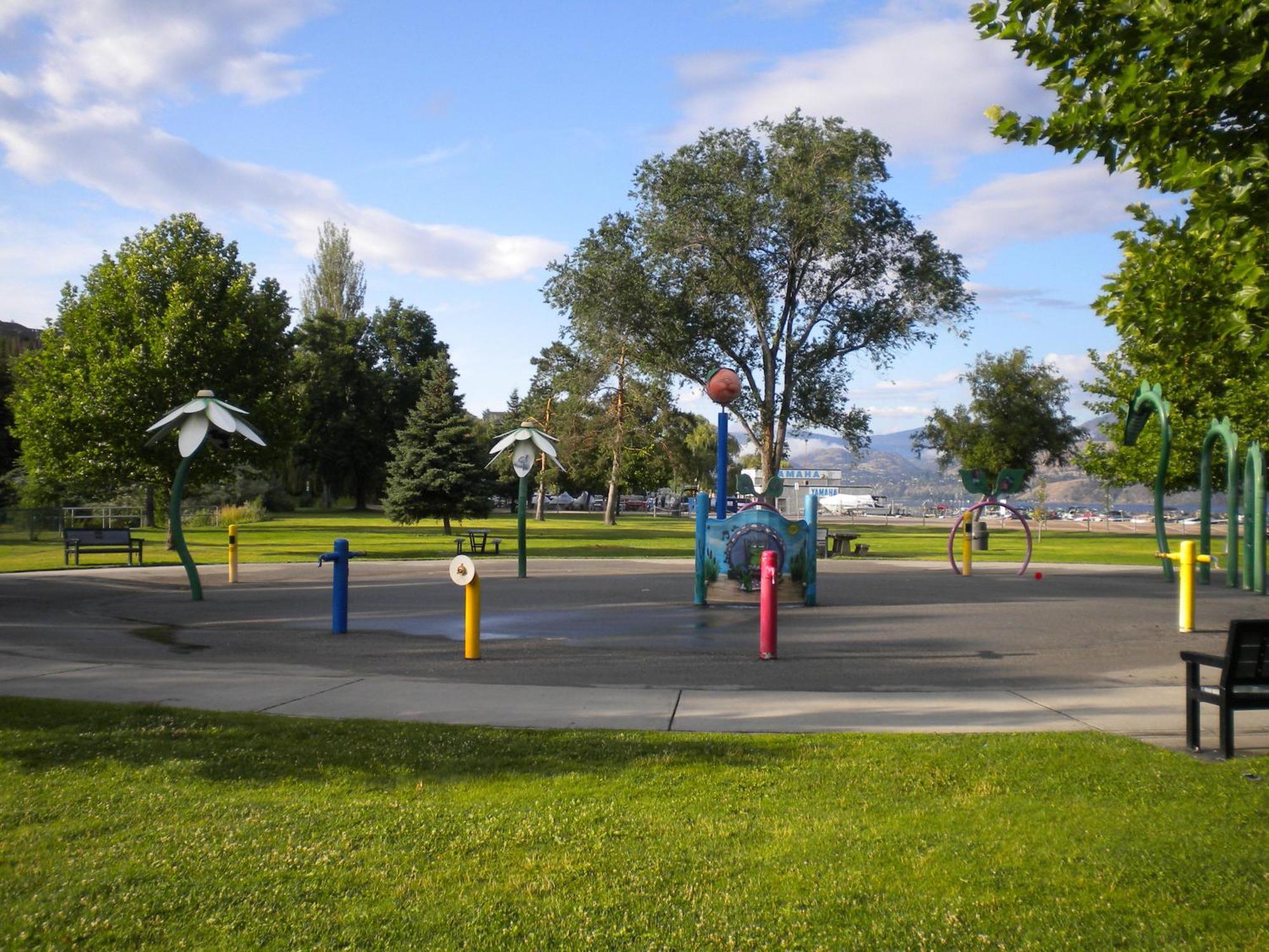 Holiday House Motel Penticton Buitenkant foto