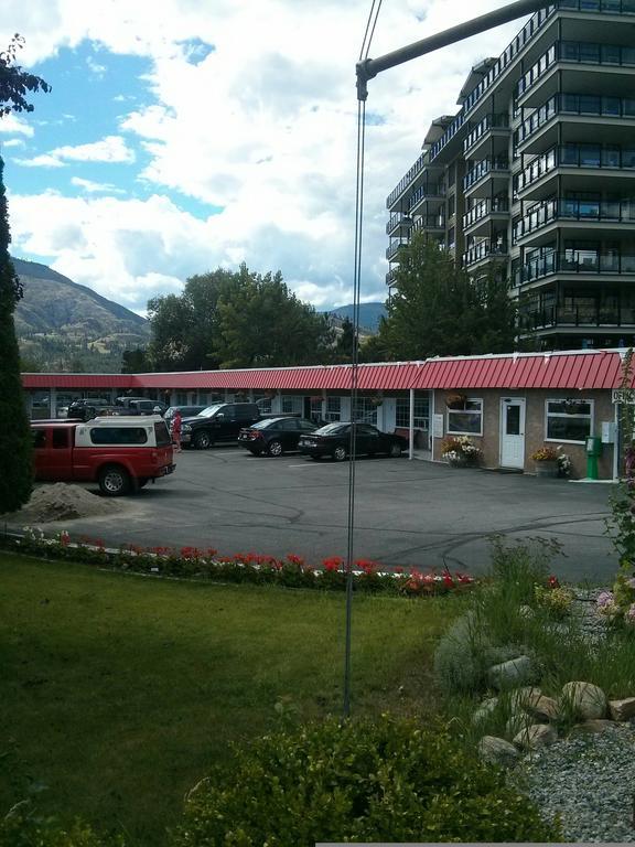 Holiday House Motel Penticton Buitenkant foto