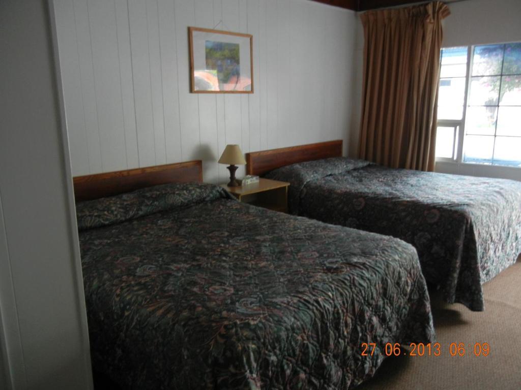 Holiday House Motel Penticton Kamer foto