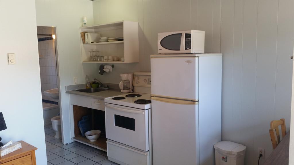 Holiday House Motel Penticton Buitenkant foto