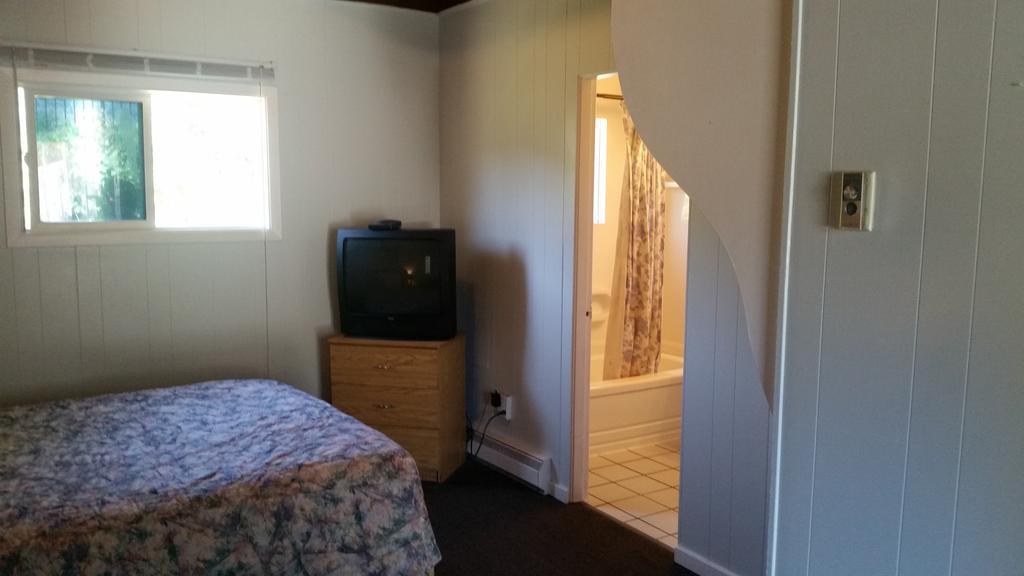 Holiday House Motel Penticton Buitenkant foto